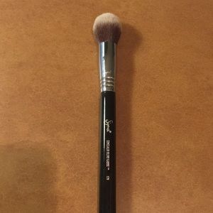 sigma f79 concealer brush